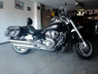 Suzuki Intruder 1800R Negra