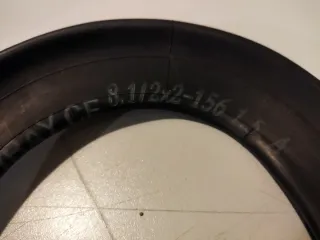 2 Neumáticos y  1 cámara Xiaomi 8 1/2x2