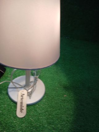 Lámpara de mesita de noche Artemide
