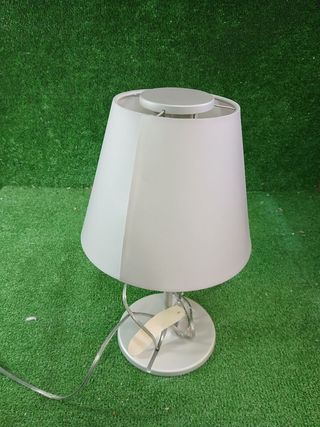 Lámpara de mesita de noche Artemide