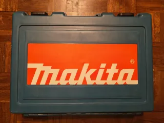 Taladro Makita HR2440 con maletín