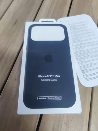 Funda de silicona con MagSafe para el iPhone 17 Pro Max - Negro