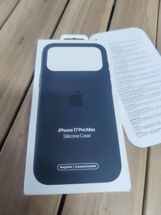Funda de silicona con MagSafe para el iPhone 17 Pro Max - Negro