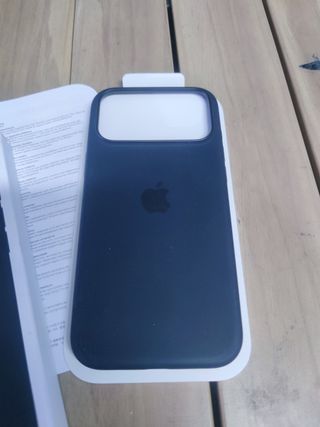 Funda de silicona con MagSafe para el iPhone 17 Pro Max - Negro