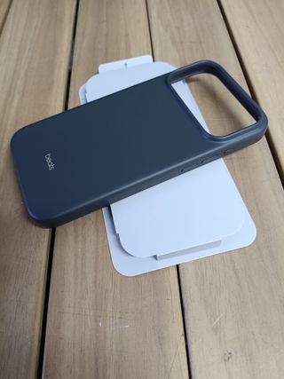 Apple Funda Beats con MagSafe y Control de Cámara para el iPhone 17 Pro Max - Gris antracita