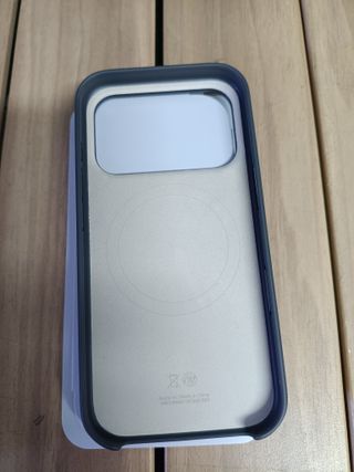 Apple Funda Beats con MagSafe y Control de Cámara para el iPhone 17 Pro - Gris antracita