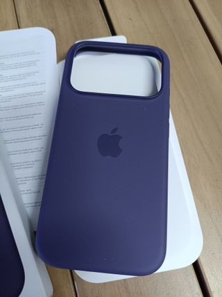 Apple Funda de silicona con MagSafe para el iPhone 17 Pro - Niebla lila