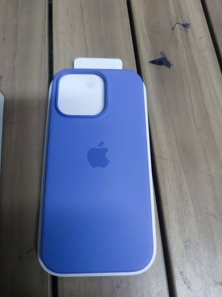 Funda de silicona con MagSafe para el iPhone 16 Pro - Violeta