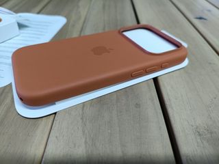 Apple Funda de silicona con MagSafe para el iPhone 17 Pro — Terracota