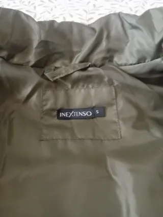 Cazadora acolchada verde oliva mujer