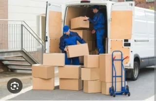 Se hacen mudanzas y transportes