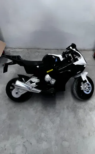 Moto eléctrica BMW para niños de 37 a 96 meses