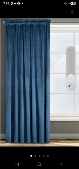 Elegante cortina azul para dormitorio