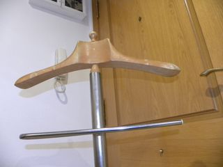 Galán de noche / Perchero de pie