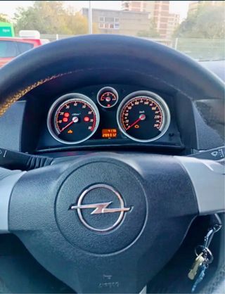 Opel Astra GTC 2005