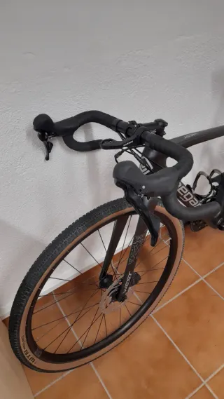 Bicicleta Gravel Megamo Negra