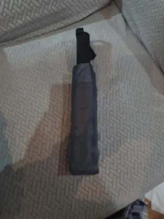 Paraguas plegable gris