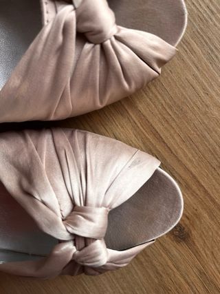 Zapatos de tacón beige talla 37