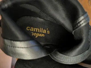 Botines negros sin estrenar.