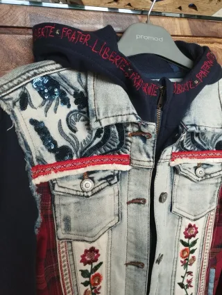 Chaqueta Desigual con Regalo