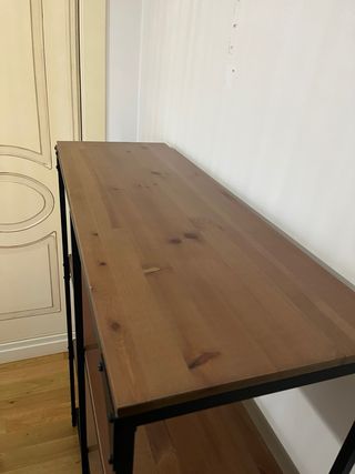 Estantería estilo industrial FJALLBO de IKEA