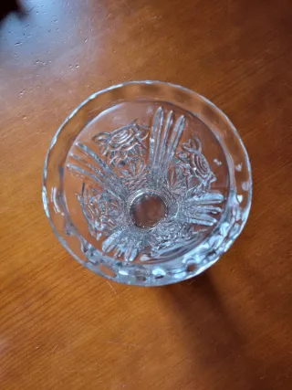 Jarrón de cristal tallado vintage