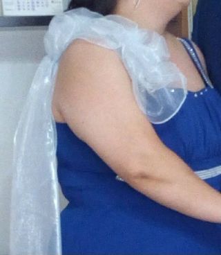 Vestido de fiesta azul y blanco