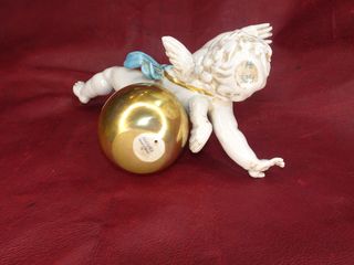 Figura Querubín Acróbata Porcelana ALGORA