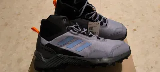 Stivali Adidas Uomo Neri e Grigi