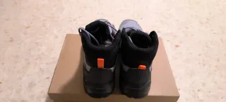 Stivali Adidas Uomo Neri e Grigi