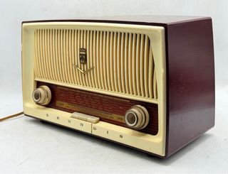 Radio Antigua Grundig Beige y Marrón
