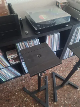 Soportes para altavoces negros