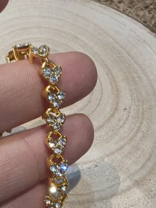 Pulsera Corazones Brillantes Dorada