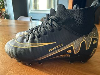 Zapatillas taco Fútbol T34/35 (PUESTAS UN DIA )