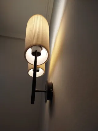 Lámpara de pared doble beige y negra