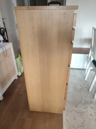 Cómoda Malm IKEA con espejo