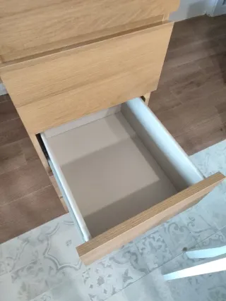 Cómoda Malm IKEA con espejo