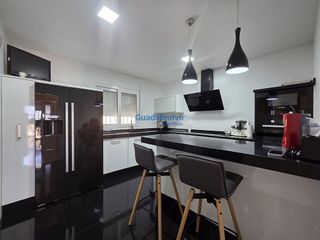 Chalet en venta en Montequinto en Dos Hermanas