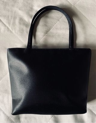 Bolso de fiesta satén con flores bordadas