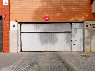 Garaje en alquiler en Martín Carpena - Torre del Río en Málaga