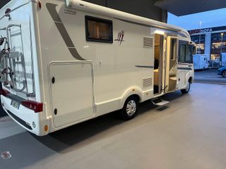Autocaravana integral RAPIDO  I 896F