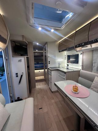 Autocaravana integral RAPIDO  I 896F