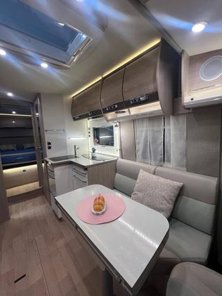 Autocaravana integral RAPIDO  I 896F