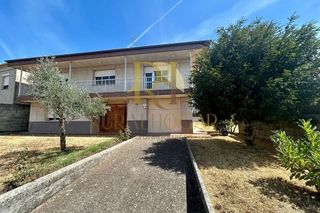 Chalet en venta en Cacabelos