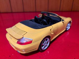 Modellino Porsche 996 Carrera Turbo Cabrio 1:18