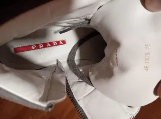 Prada Talla 39 Gris, casi nuevos!