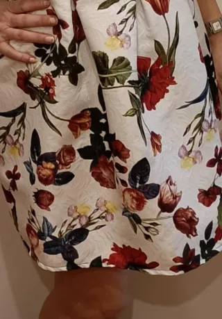 Vestido fiesta azul y estampado floral