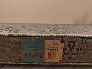 Colchón individual en buen estado.