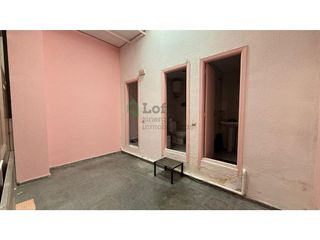 Local comercial en alquiler en Maria Auxiliadora - Barriada LLera en Badajoz