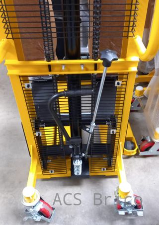 Transpaleta Apilador Elevador de Palets Manual 700 Kg - 1600 mm - 65341 - Mader